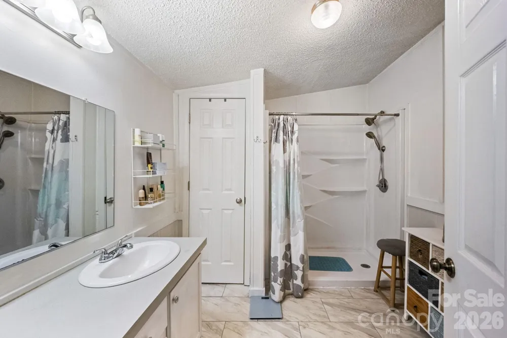 135 Willow Leaf Court Kannapolis, NC 28081