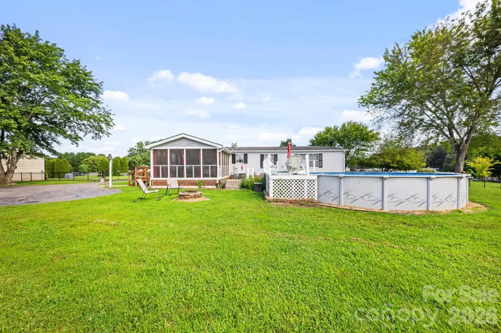 135 Willow Leaf Court Kannapolis, NC 28081