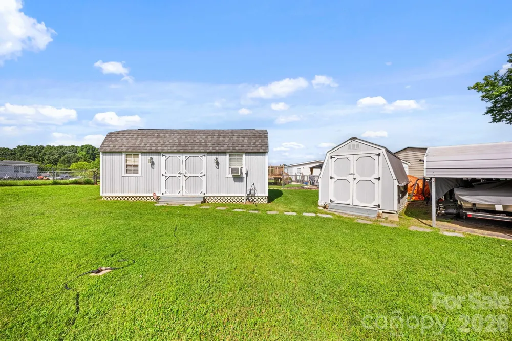 135 Willow Leaf Court Kannapolis, NC 28081