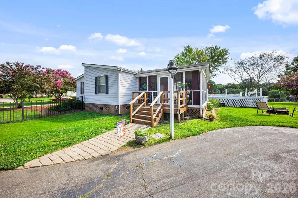 135 Willow Leaf Court Kannapolis, NC 28081