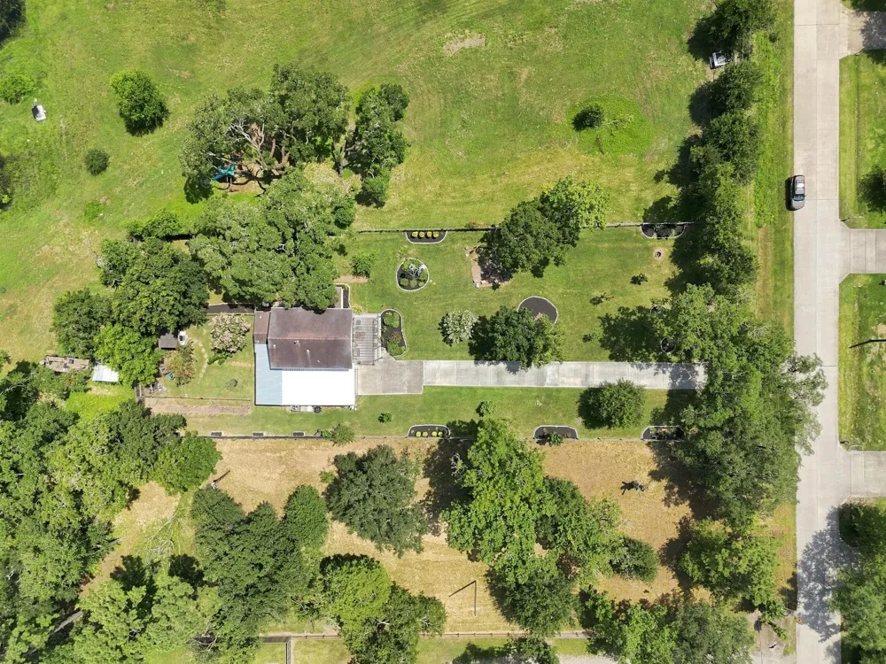 5 Palm Drive Dickinson, TX 77539