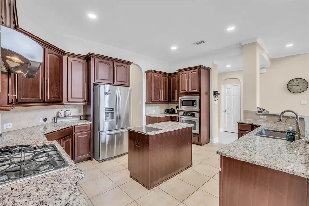 3314 Sussex Way Friendswood, TX 77546