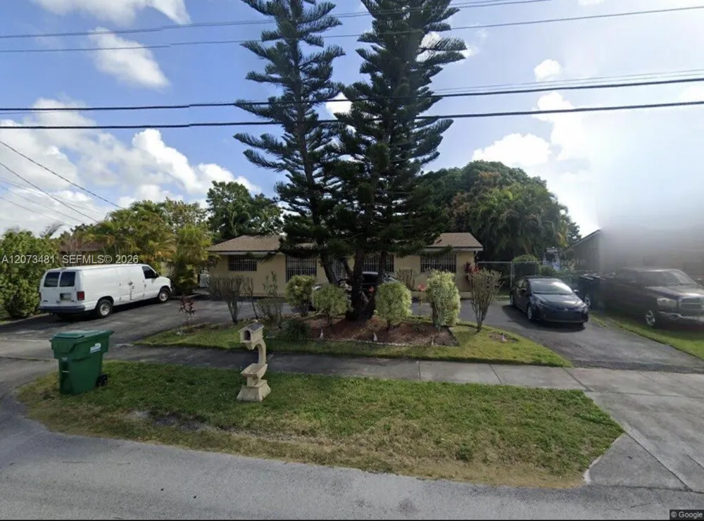 4621 SW 104th Ct Miami, FL 33165