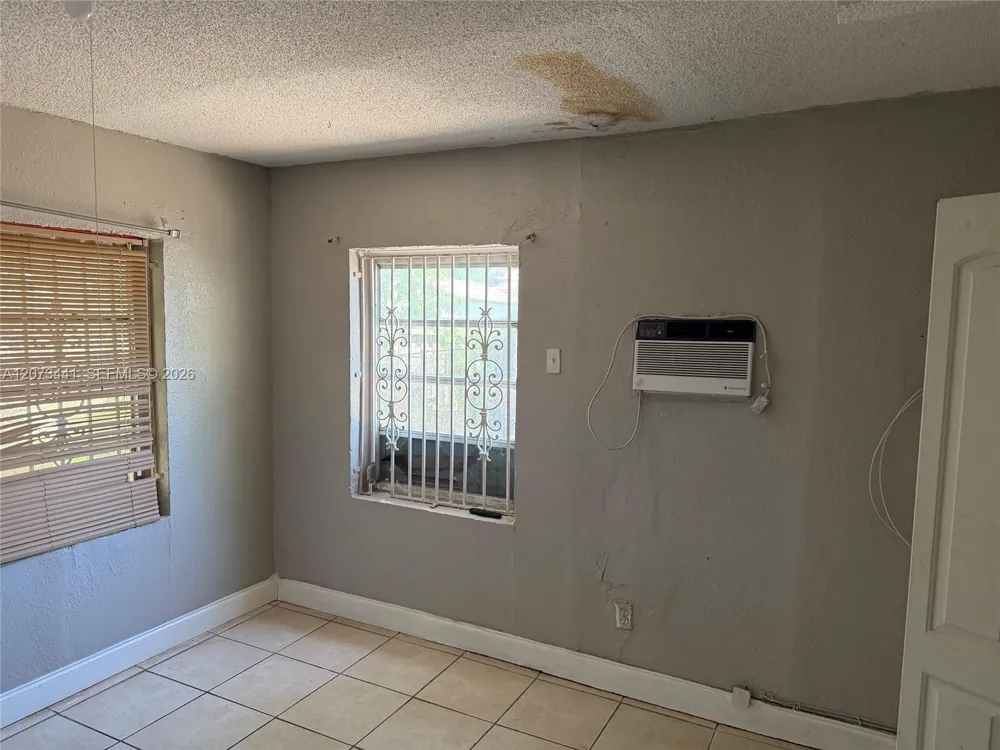 3035 NW 55th St Miami, FL 33142