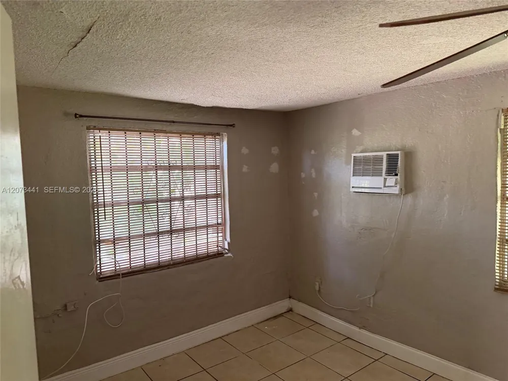 3035 NW 55th St Miami, FL 33142