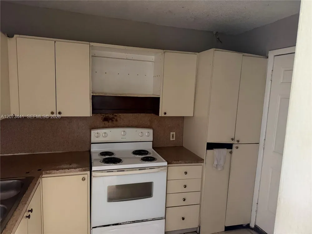 3035 NW 55th St Miami, FL 33142