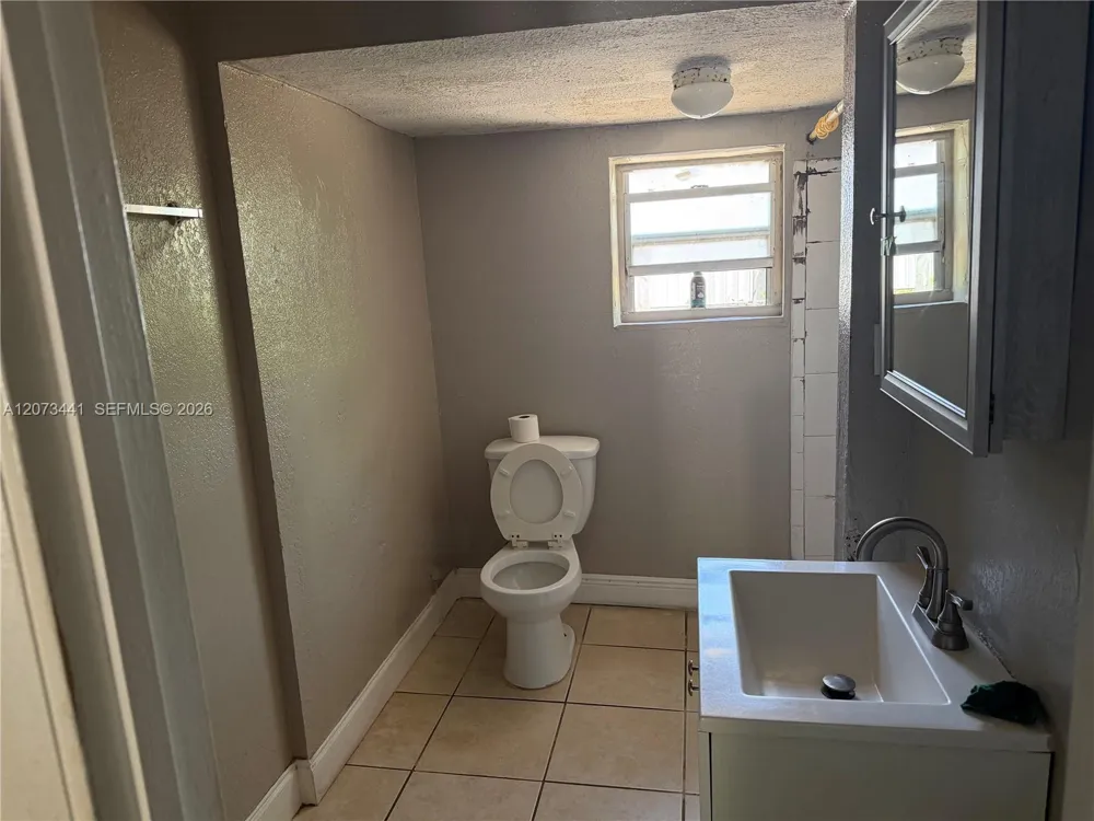 3035 NW 55th St Miami, FL 33142