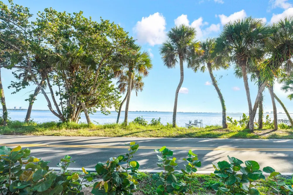 10007 S Indian River Drive Fort Pierce, FL 34982