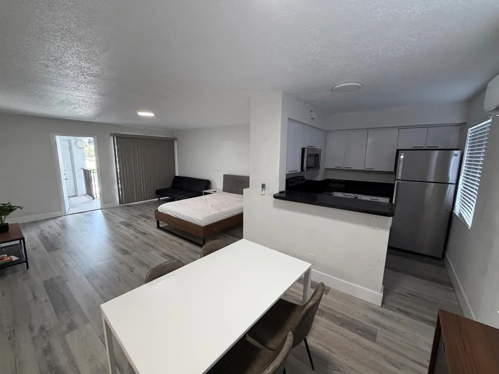 412 Sunset Drive #11 Pompano Beach, FL 33062
