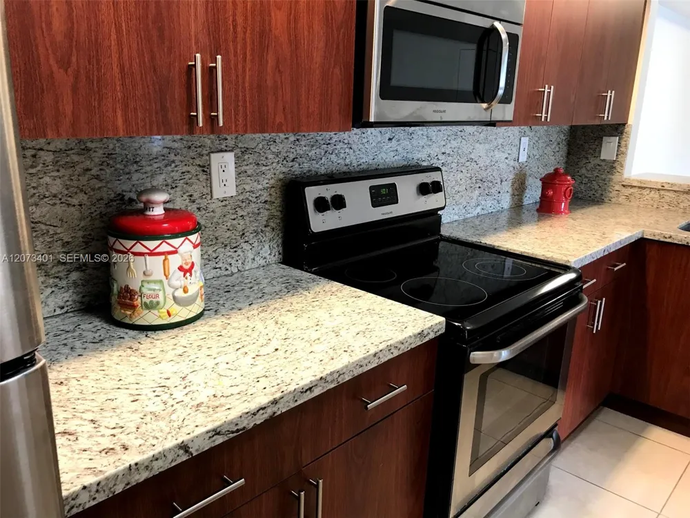 8580 SW 212th St #105 Cutler Bay, FL 33189