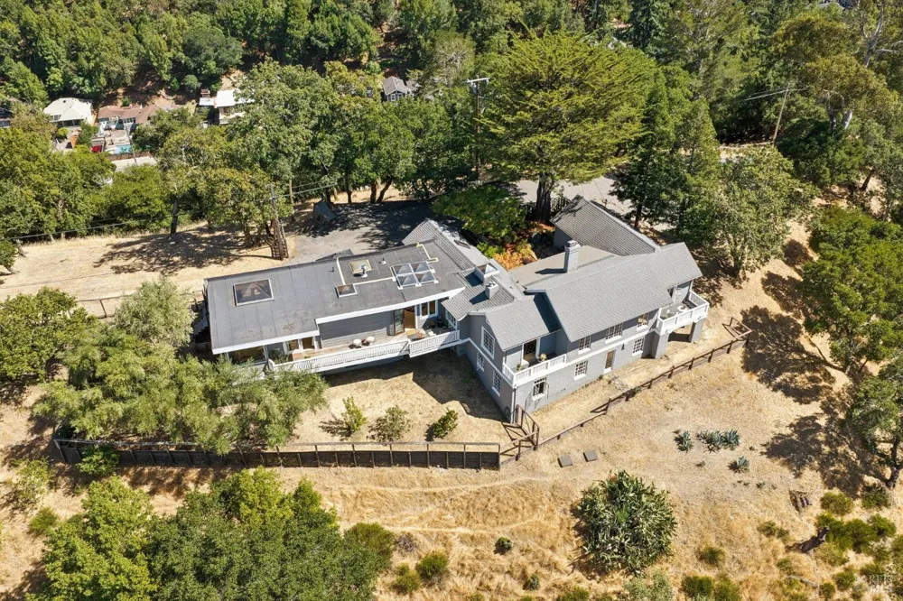 10 Fawn Ridge Fairfax, CA 94930