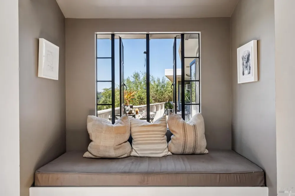10 Fawn Ridge Fairfax, CA 94930