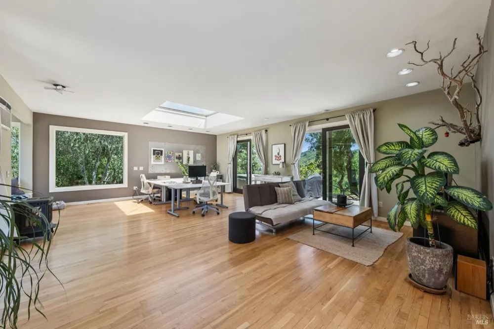 10 Fawn Ridge Fairfax, CA 94930