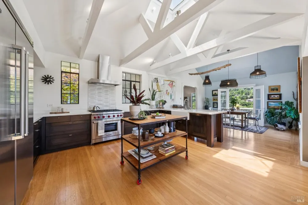 10 Fawn Ridge Fairfax, CA 94930