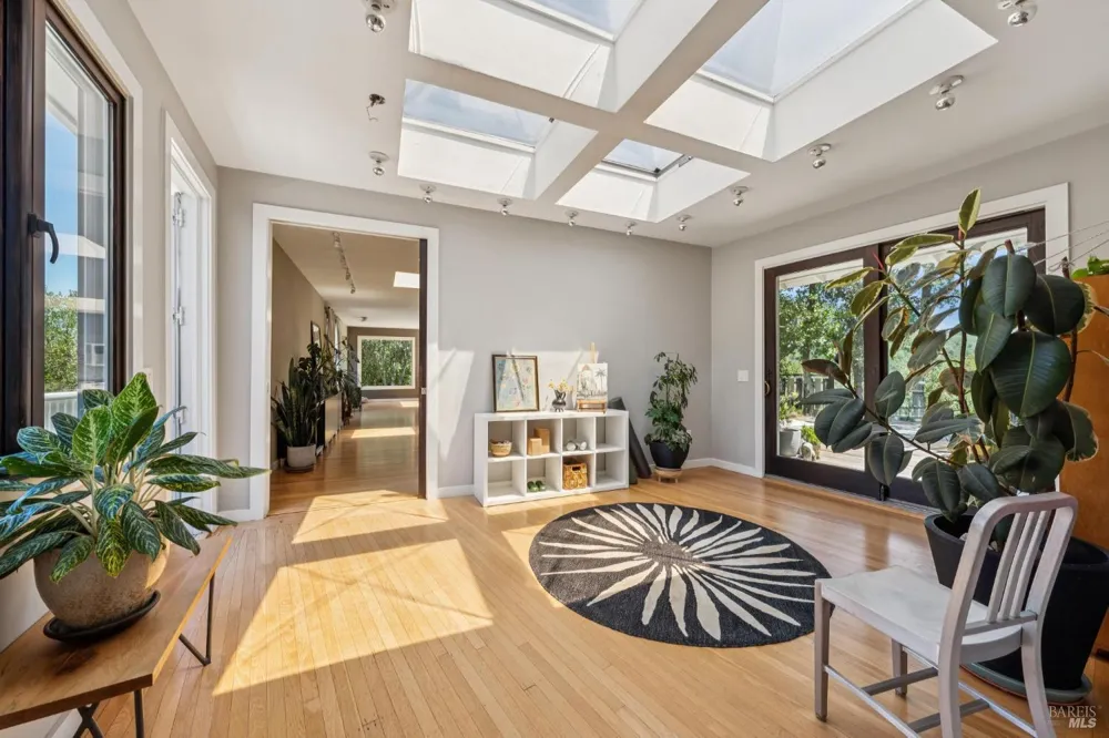 10 Fawn Ridge Fairfax, CA 94930