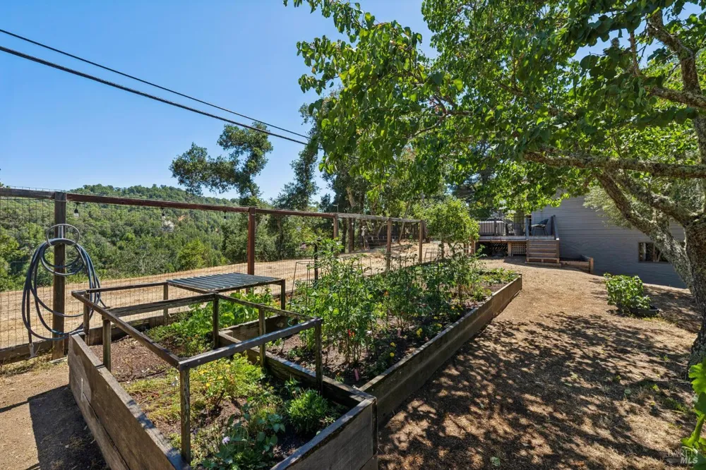 10 Fawn Ridge Fairfax, CA 94930