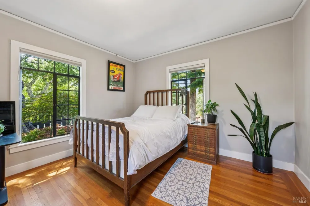10 Fawn Ridge Fairfax, CA 94930