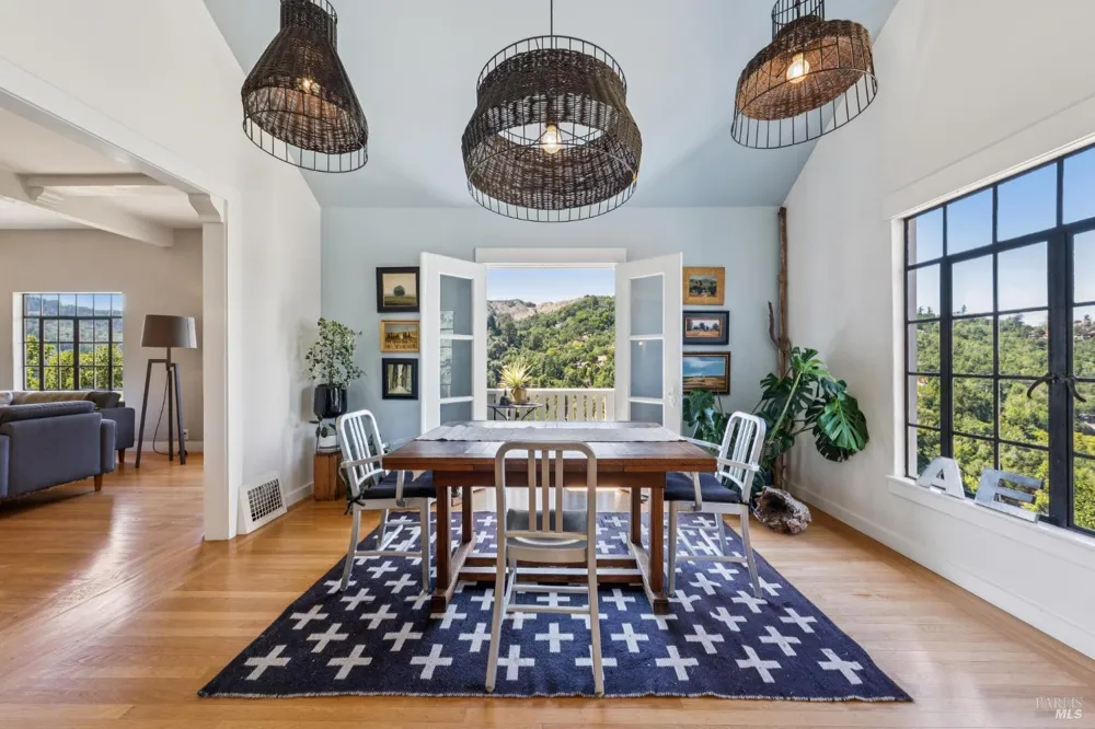 10 Fawn Ridge Fairfax, CA 94930