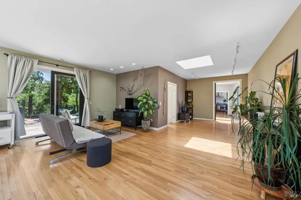 10 Fawn Ridge Fairfax, CA 94930