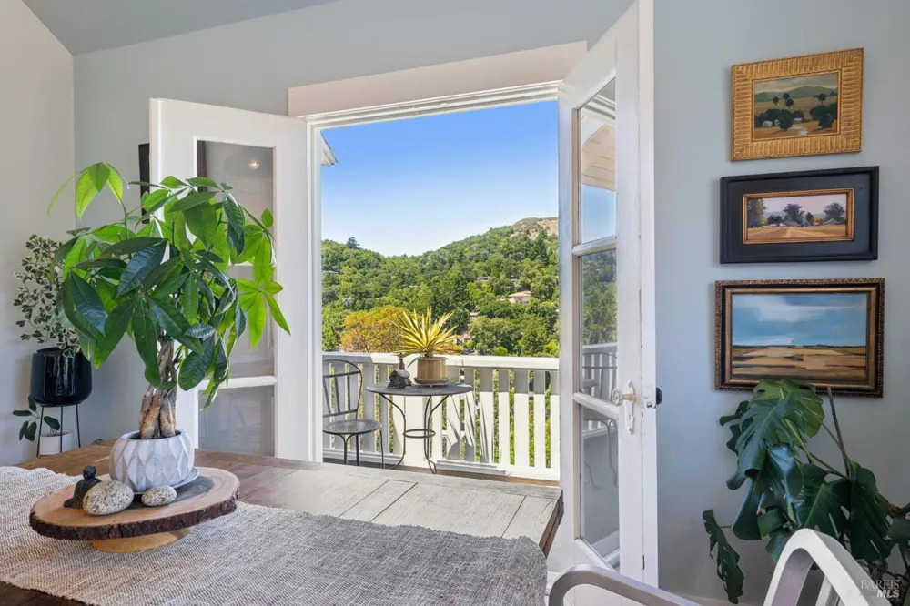 10 Fawn Ridge Fairfax, CA 94930