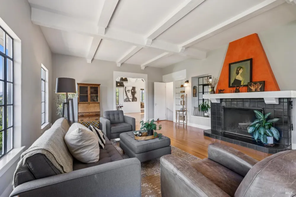 10 Fawn Ridge Fairfax, CA 94930
