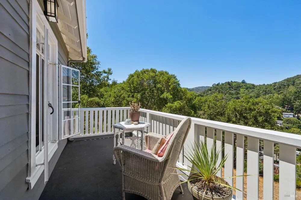 10 Fawn Ridge Fairfax, CA 94930