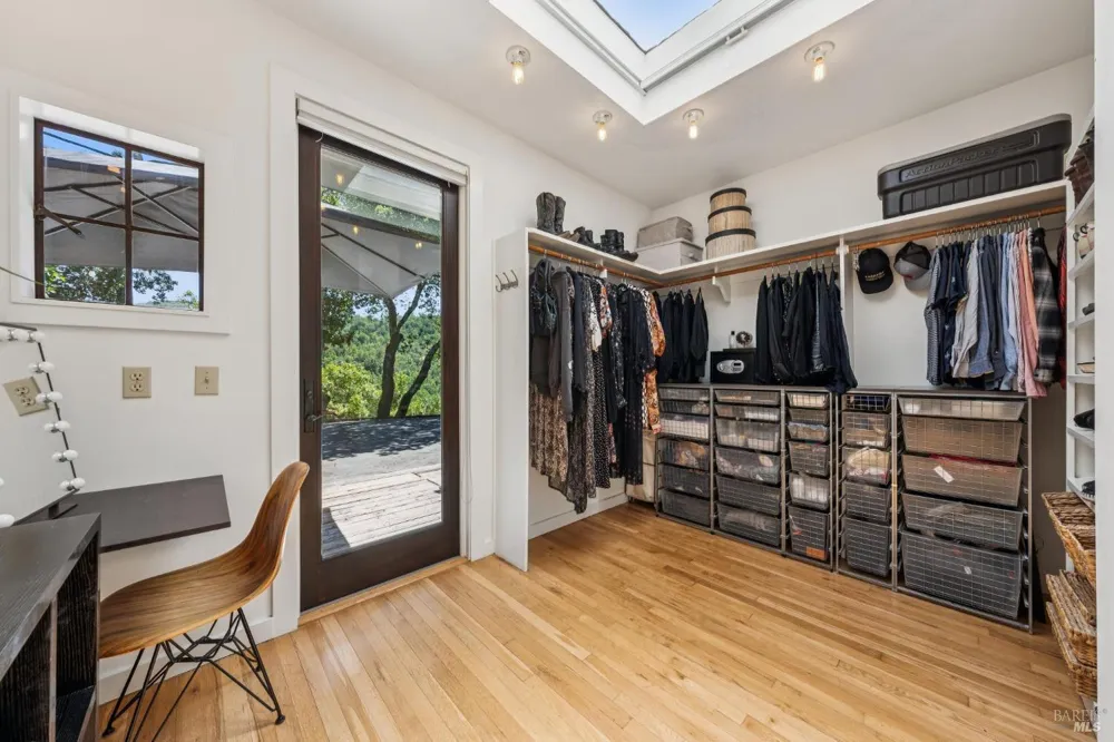 10 Fawn Ridge Fairfax, CA 94930