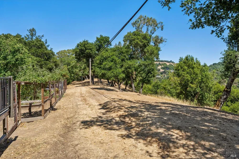 10 Fawn Ridge Fairfax, CA 94930
