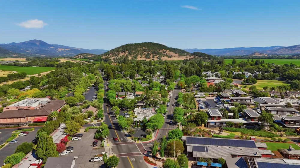 114 Vineyard Circle Yountville, CA 94599