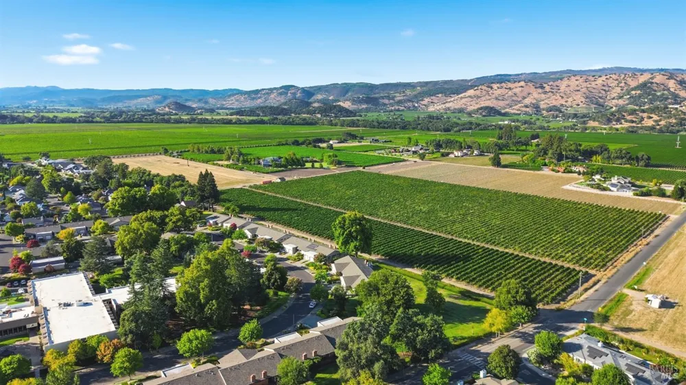 114 Vineyard Circle Yountville, CA 94599