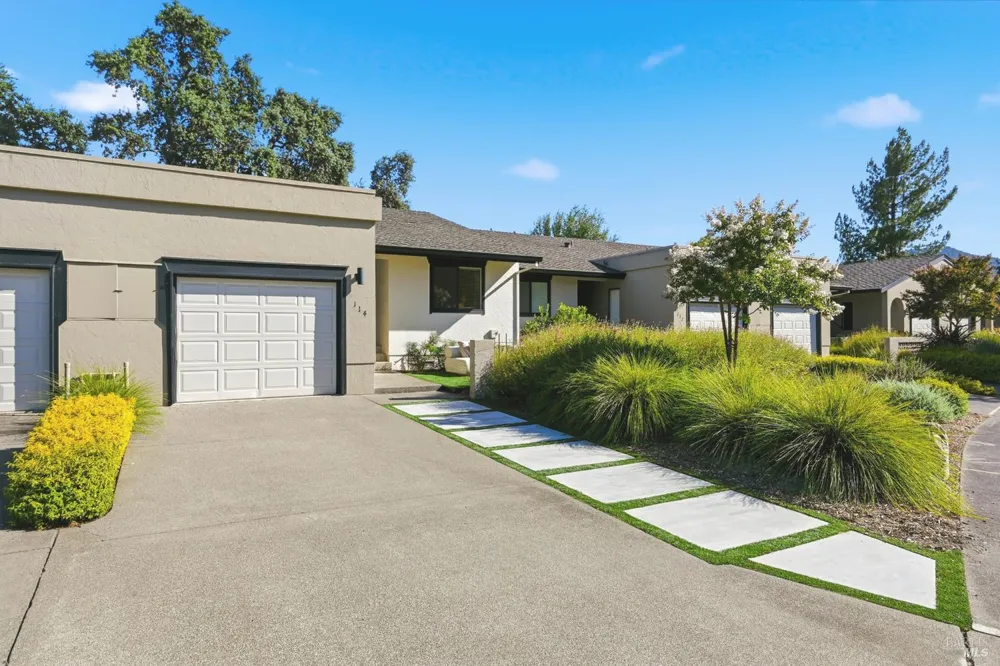 114 Vineyard Circle Yountville, CA 94599