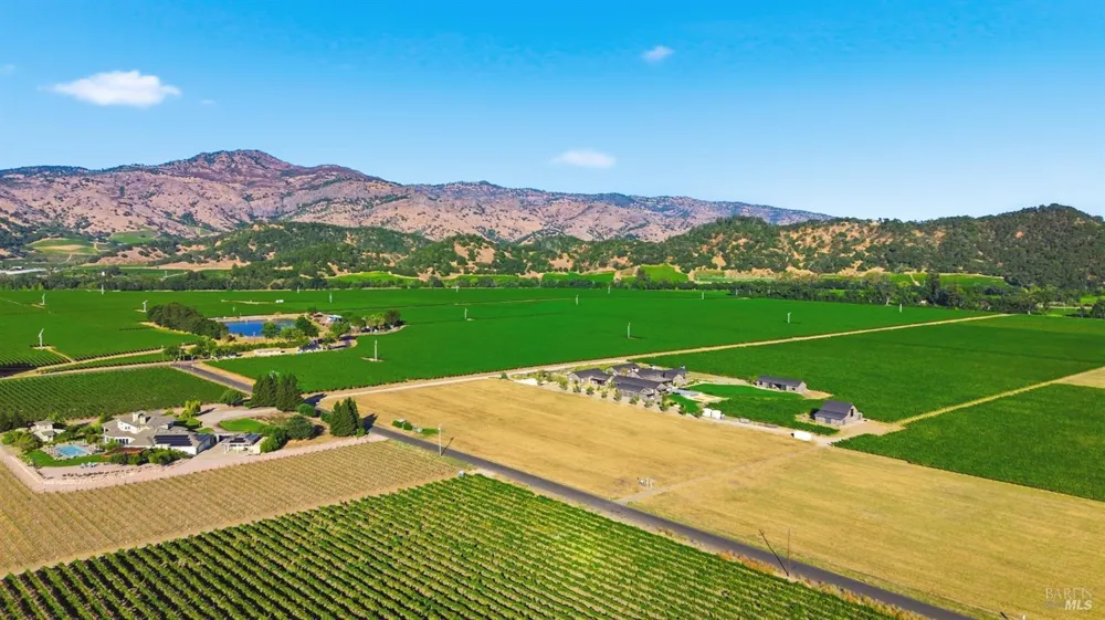 114 Vineyard Circle Yountville, CA 94599