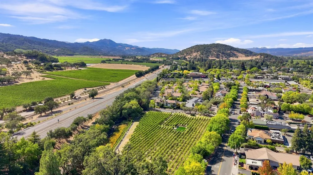 114 Vineyard Circle Yountville, CA 94599
