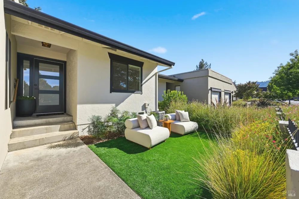 114 Vineyard Circle Yountville, CA 94599