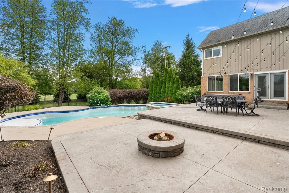 62650 Mound Road Washington Township, MI 48094