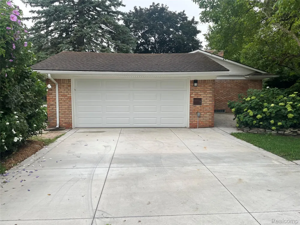 1506 Ledbury Drive Bloomfield Charter Township, MI 48304