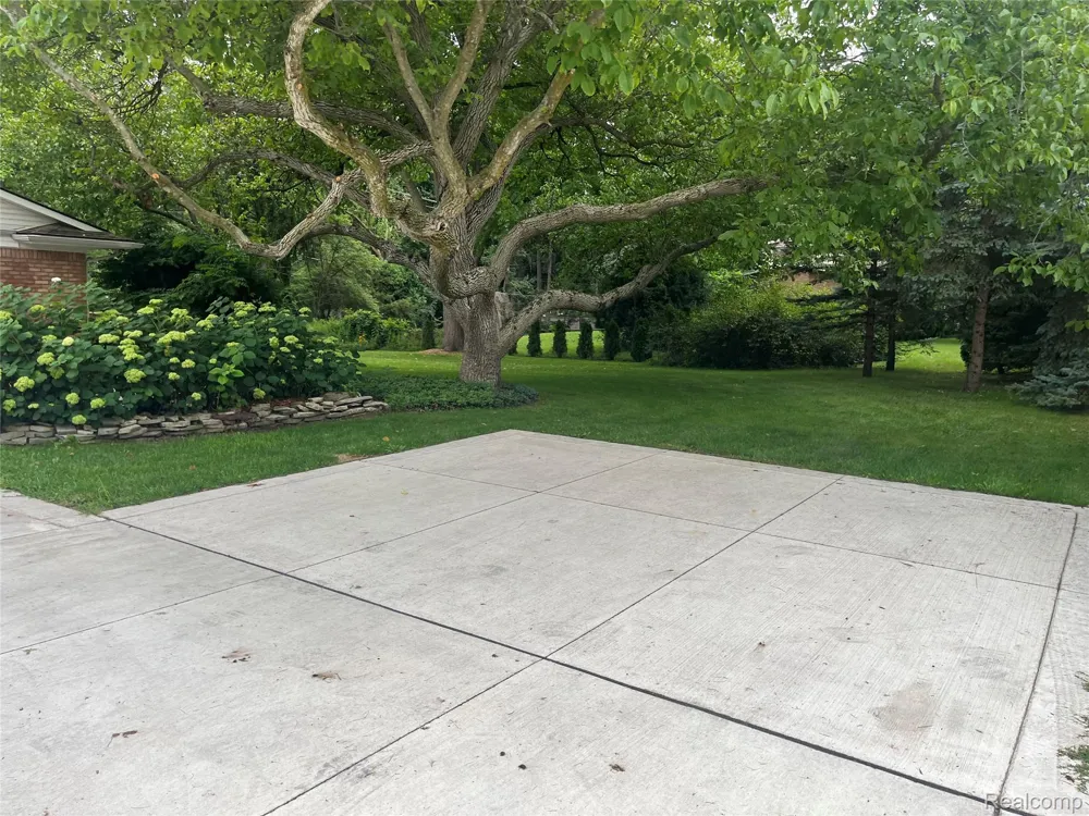 1506 Ledbury Drive Bloomfield Charter Township, MI 48304