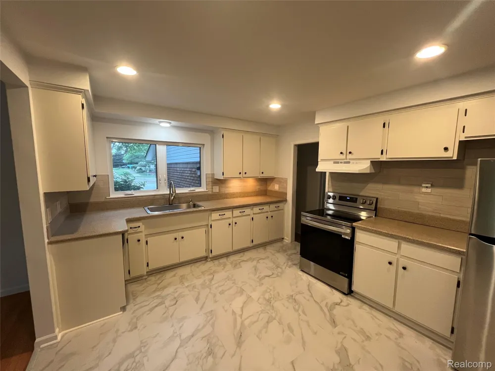 1506 Ledbury Drive Bloomfield Charter Township, MI 48304