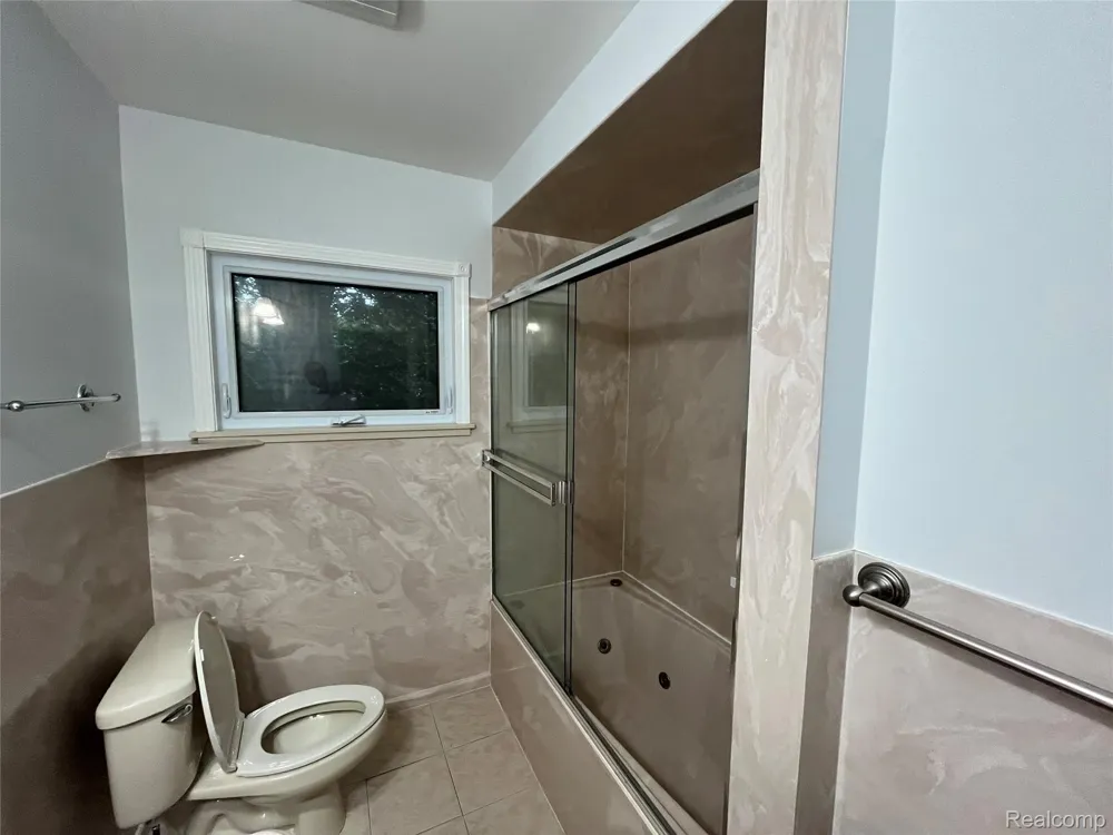 1506 Ledbury Drive Bloomfield Charter Township, MI 48304