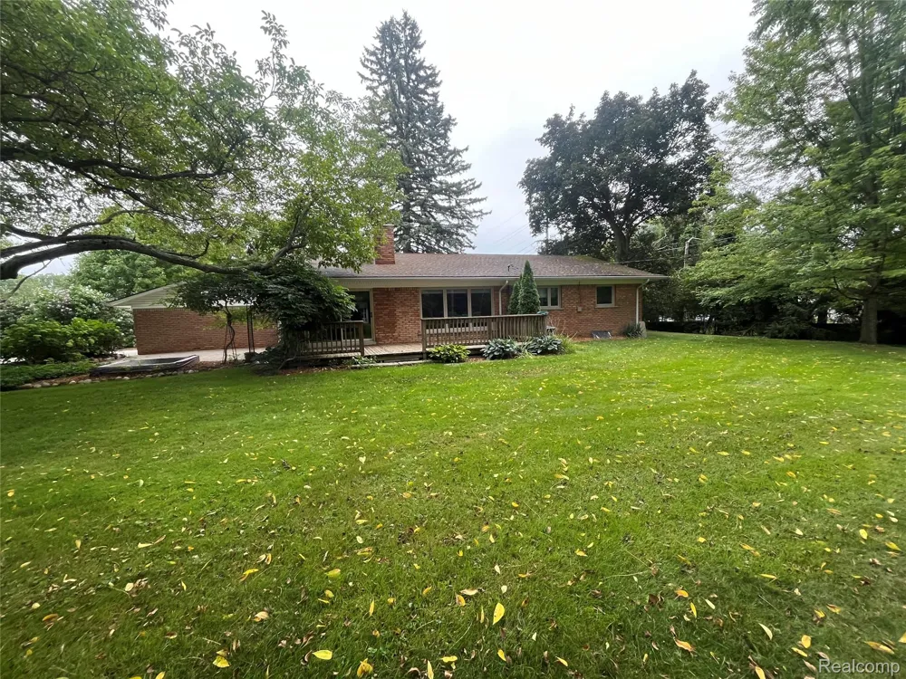 1506 Ledbury Drive Bloomfield Charter Township, MI 48304