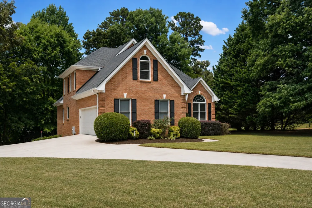 2319 Lochinver LN SW Conyers, GA 30094