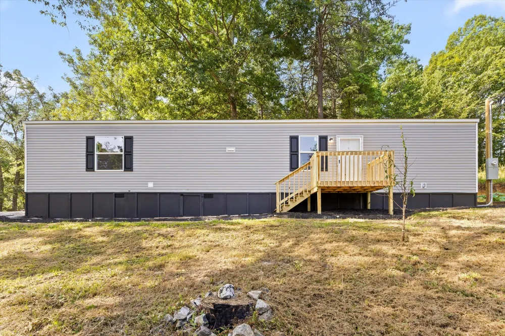 319 Scratch Ankle Road Trenton, GA 30752