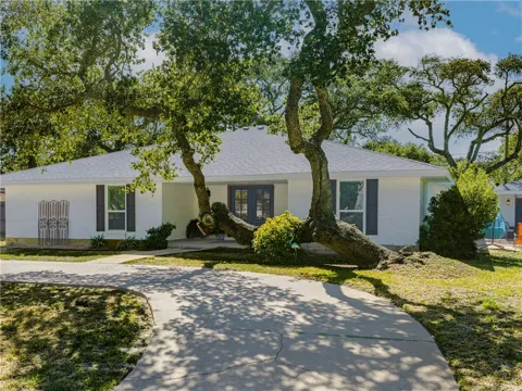 2011 Cochran Lane