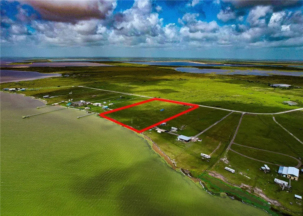 240 Retreat Dr Taft, TX 78390