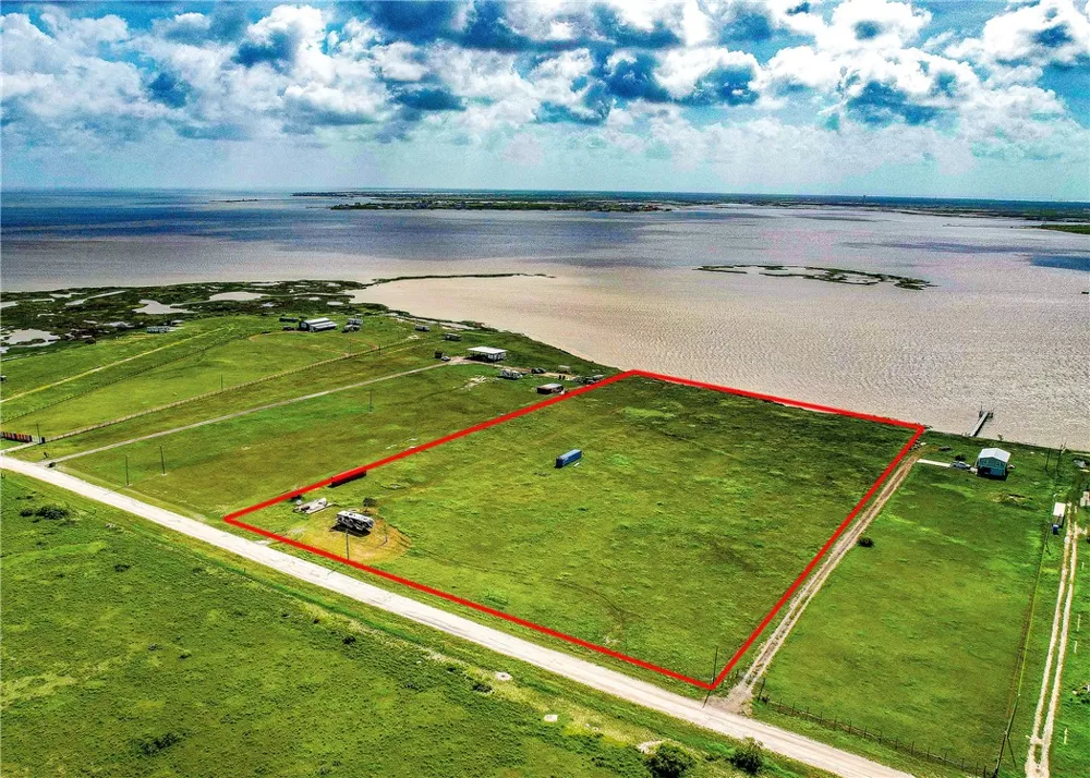 240 Retreat Dr Taft, TX 78390