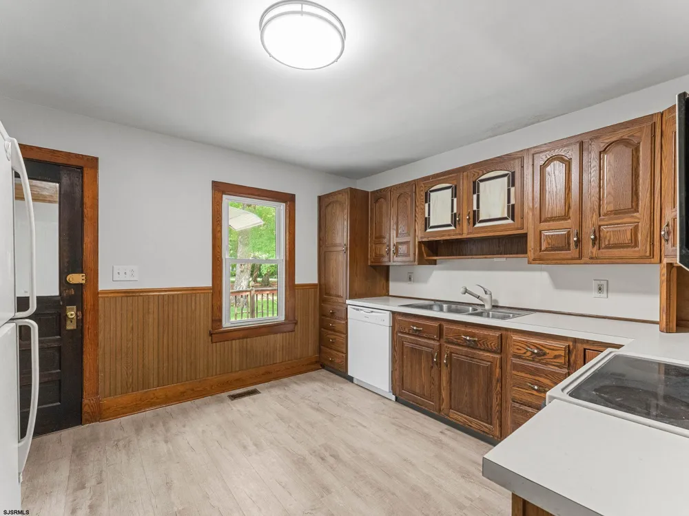 462 Main Street Vineland, NJ 08360
