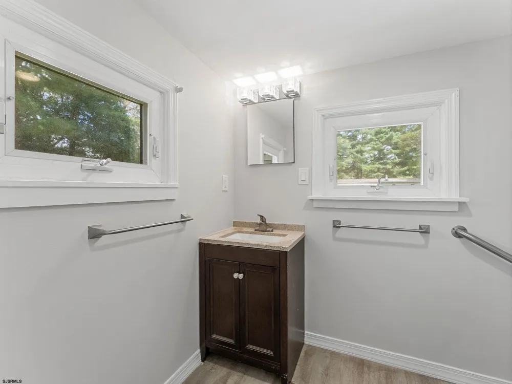 462 Main Street Vineland, NJ 08360