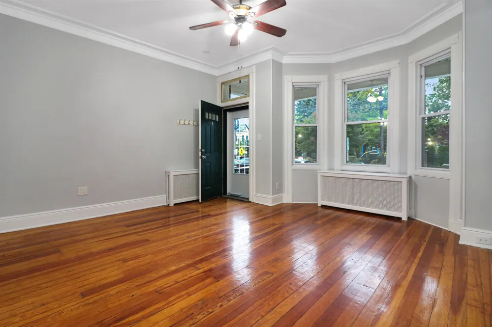 304 24TH ST Union City, NJ 07087