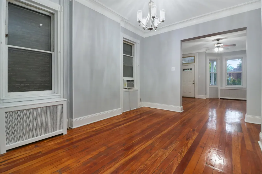304 24TH ST Union City, NJ 07087