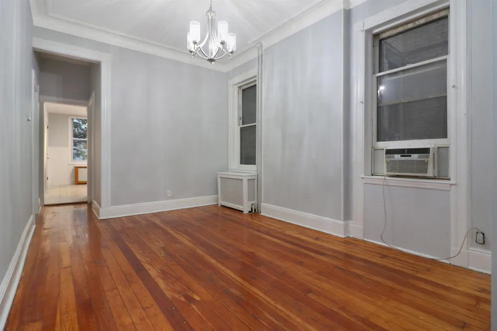 304 24TH ST Union City, NJ 07087